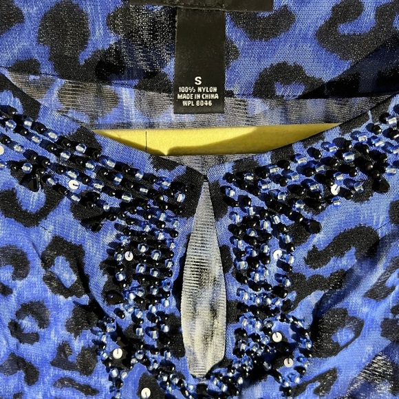 International Concepts Size Small 1/4 sleeve top, beads in front at neckline - Picture 5 of 8